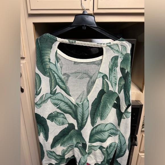 SHOW ME YOUR MUMU PALM PRINT OPEN BACK SWEATER - Picture 3 of 3